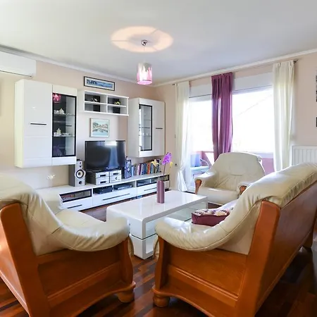 Sima- Luxury With Private Pool Daire Zadar