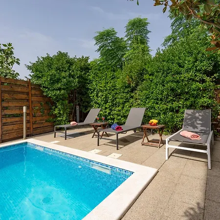 Villa Sima- Luxury Apartment With Private Pool Zadar