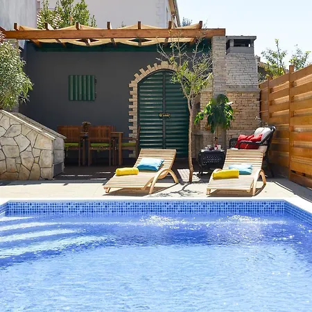 Villa Sima- Luxury Apartment With Private Pool