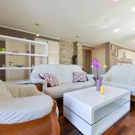 Villa Sima- Luxury Apartment With Private Pool