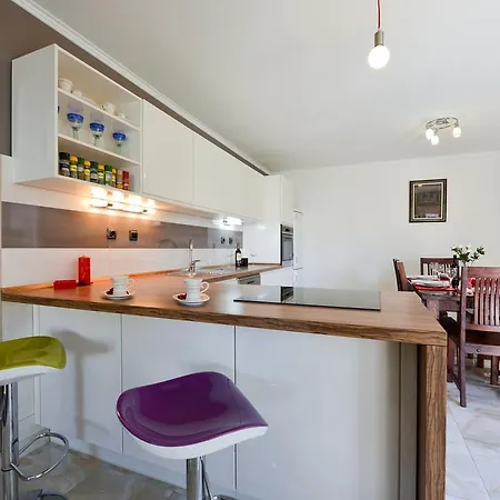 Sima- Luxury With Private Pool شقة