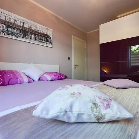 Villa Sima- Luxury Apartment With Private Pool Zadar