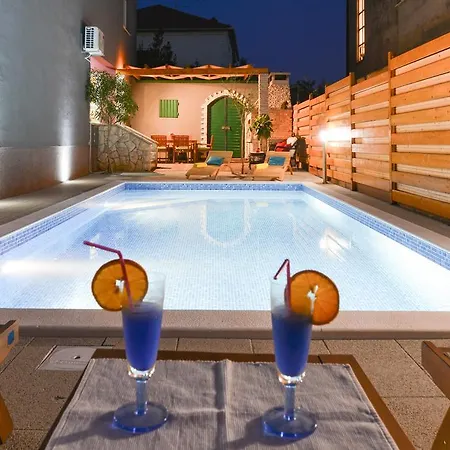 Villa Sima- Luxury Apartment With Private Pool