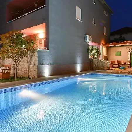 Villa Sima- Luxury Apartment With Private Pool *