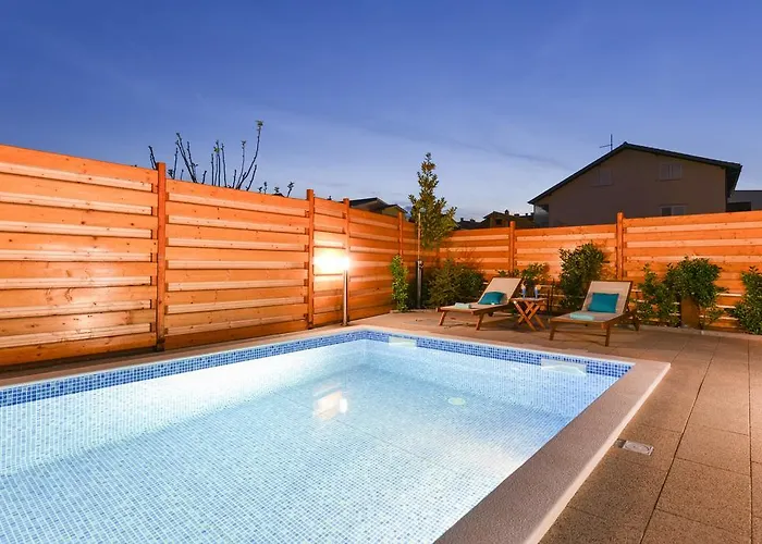 Sima- Luxury With Private Pool Apartament Zadar